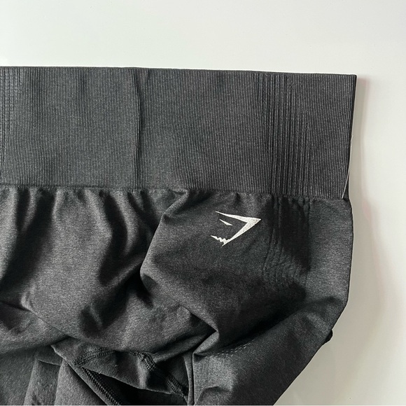 Gymshark • Black Workout Leggings Cropped - Picture 4 of 4